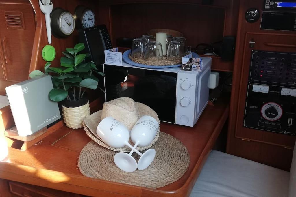 Boat-Apartamento Flotante Cadiz.. La Juanita Arroyo エクステリア 写真
